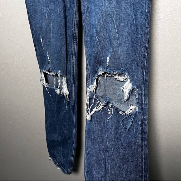 Abercrombie and Fitch Women 90s Straight Ultra High Rise Dark Wash Denim Rip Kne - Picture 5 of 11